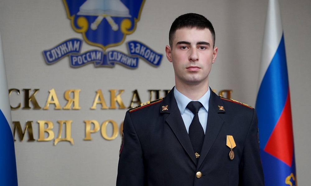 Курсанта Омской академии МВД России наградили медалью за спасение людей из селевого потока