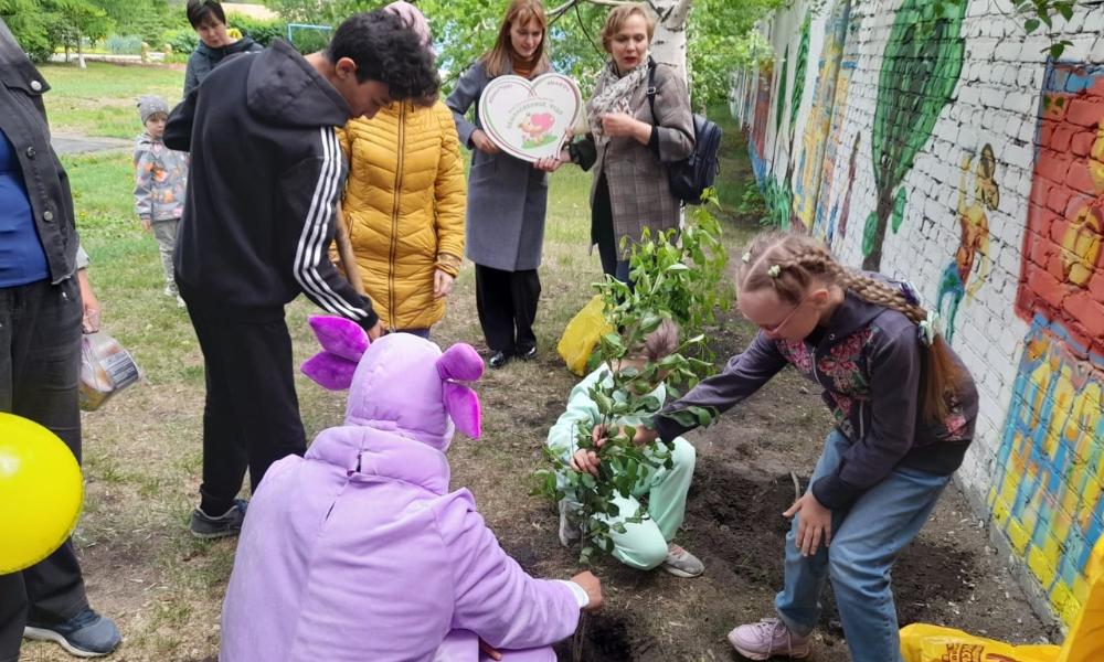 В социальном центре «Пенаты» провели праздник ко Дню защиты детей «В гостях у Лунтика» 