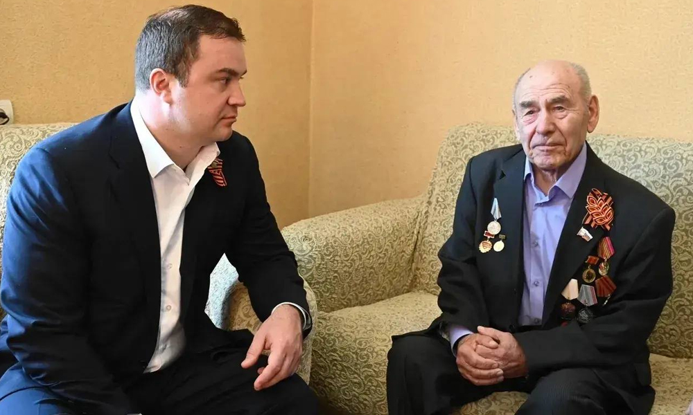 Виталий Хоценко поздравил ветеранов накануне Дня Победы