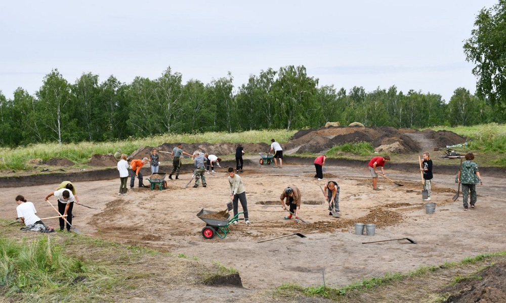Под Омском завершились археологические раскопки кургана саргатской культуры