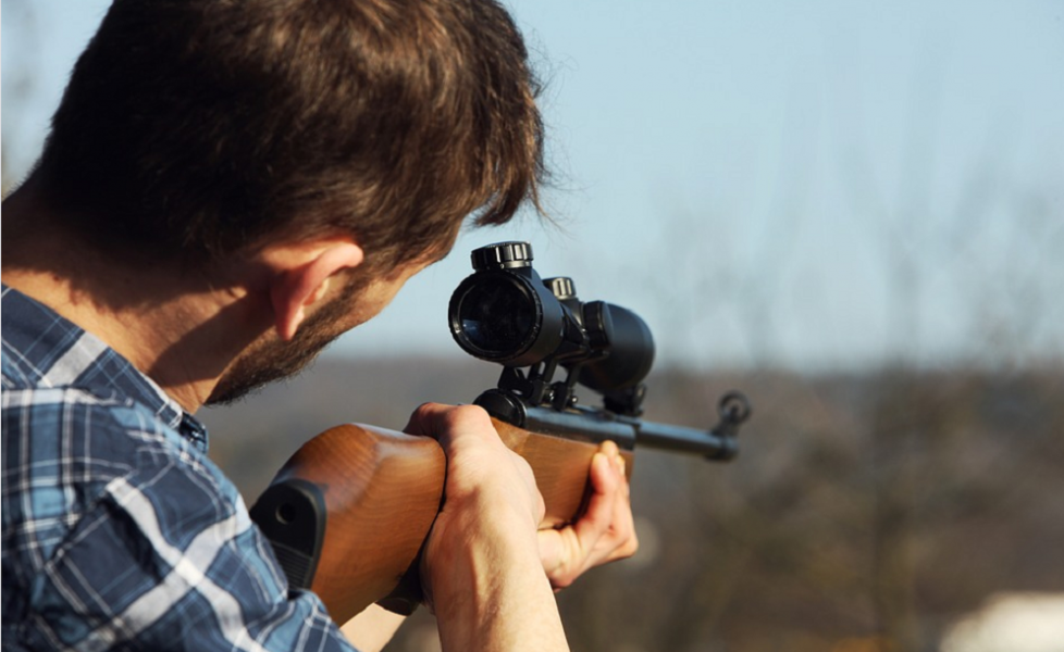 В Омской области мужчина убил брата из охотничьего ружья 