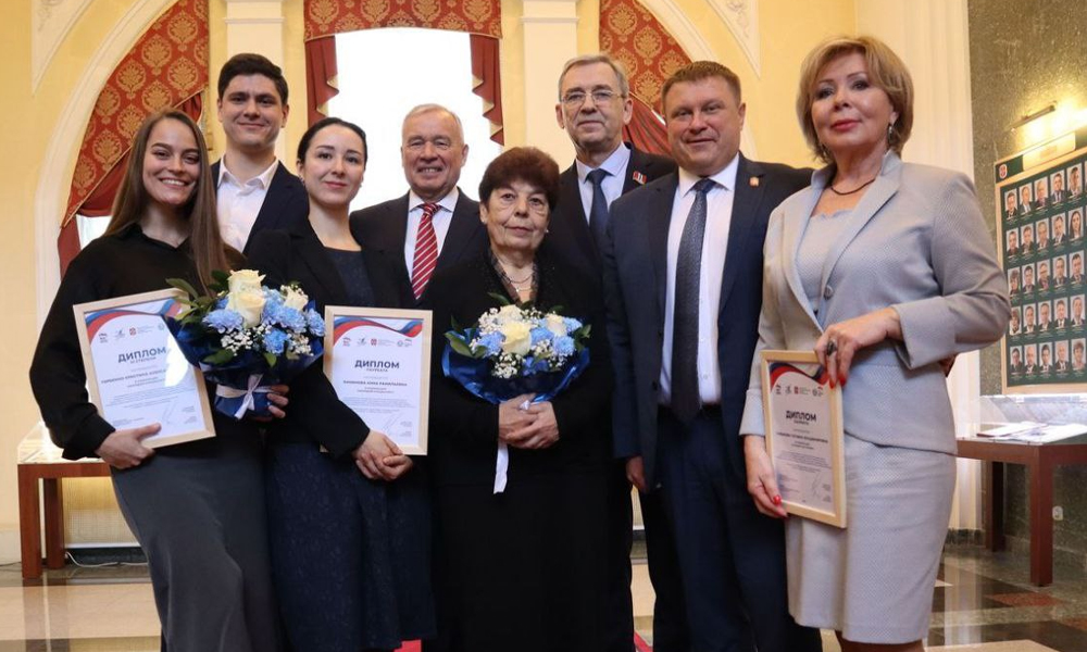 Пять омских медиков стали победителями премии «Человек труда»