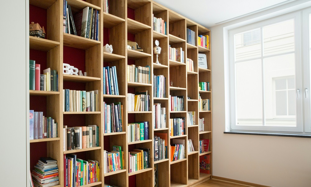 В 2023 году омичи взяли в библиотеках больше двух миллионов книг