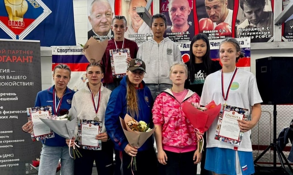 Омички получили четыре награды на турнире по боксу в Челябинске