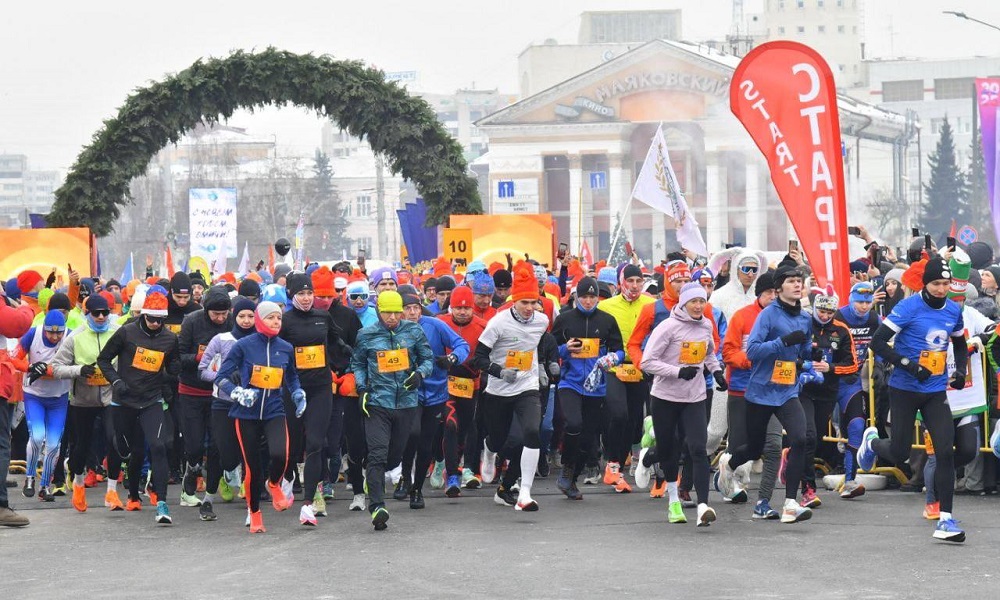 Виталий Хоценко дал старт Рождественскому полумарафону в Омске