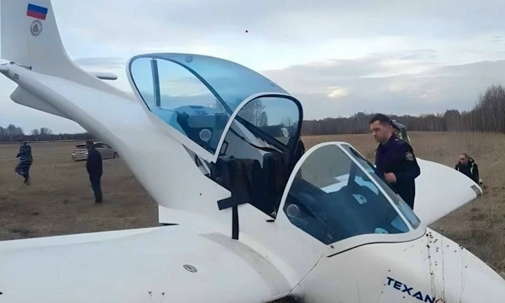 Самолёт совершил жёсткую посадку в поле рядом с деревней Малокулачье
