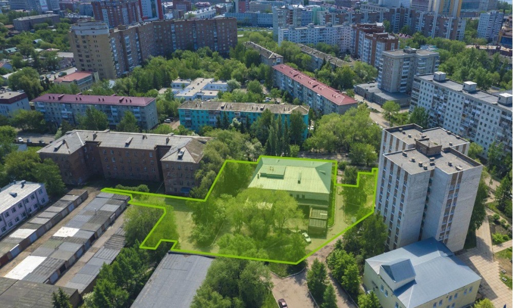 В Омске продают недвижимость под торговый или спортивный объект 