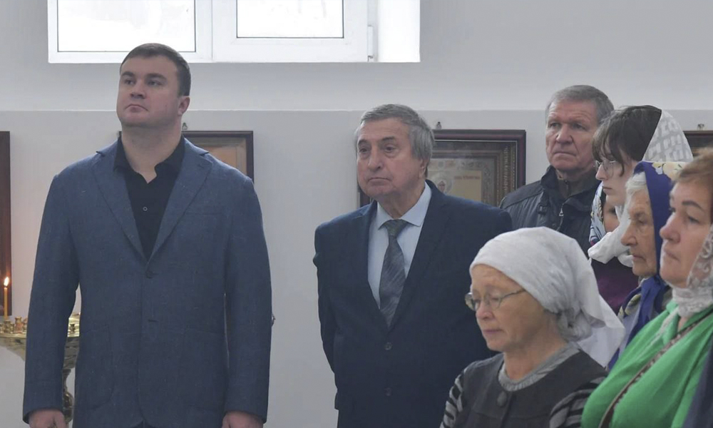 Виталий Хоценко посетил новый православный храм в Нижней Омке 