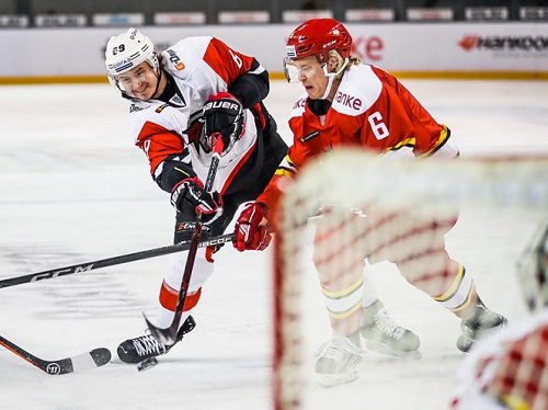 Телезрители 12 канала узнают о победах и проигрышах "Авангарда"