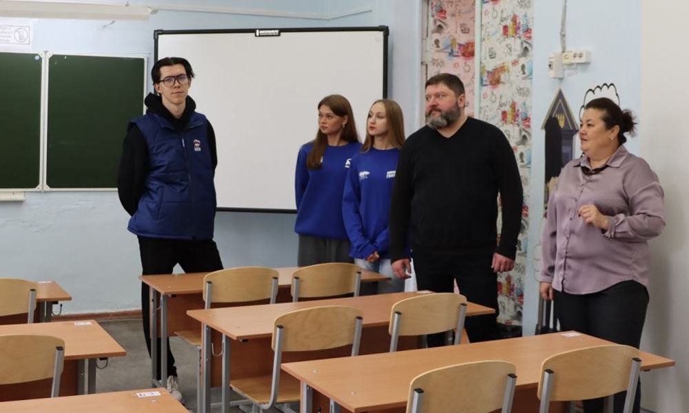 Депутаты «Единой России» проверили готовность омских школ к новому учебному году