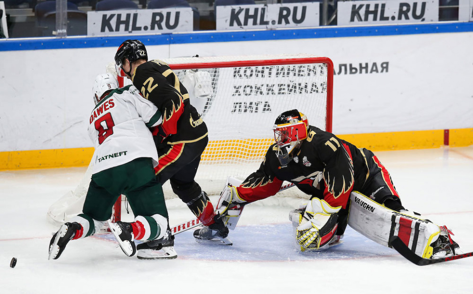 "Авангард" обыграл "Ак Барс" - у Шимона Грубеца второй "сухарь" за омичей