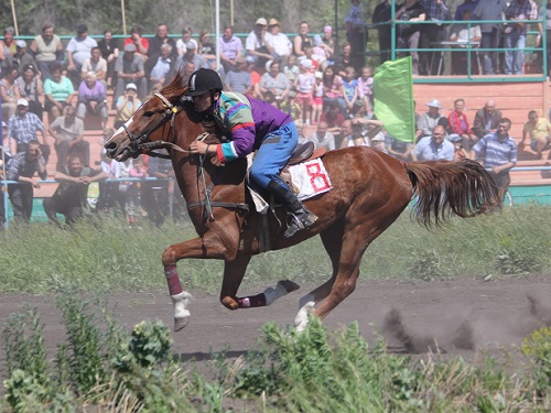 Джеки Чан и Джонни Депп выступили на соревнованиях в Омской области