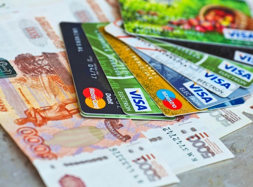 Интернет-роман с московским бизнесменом лишил омичку денег