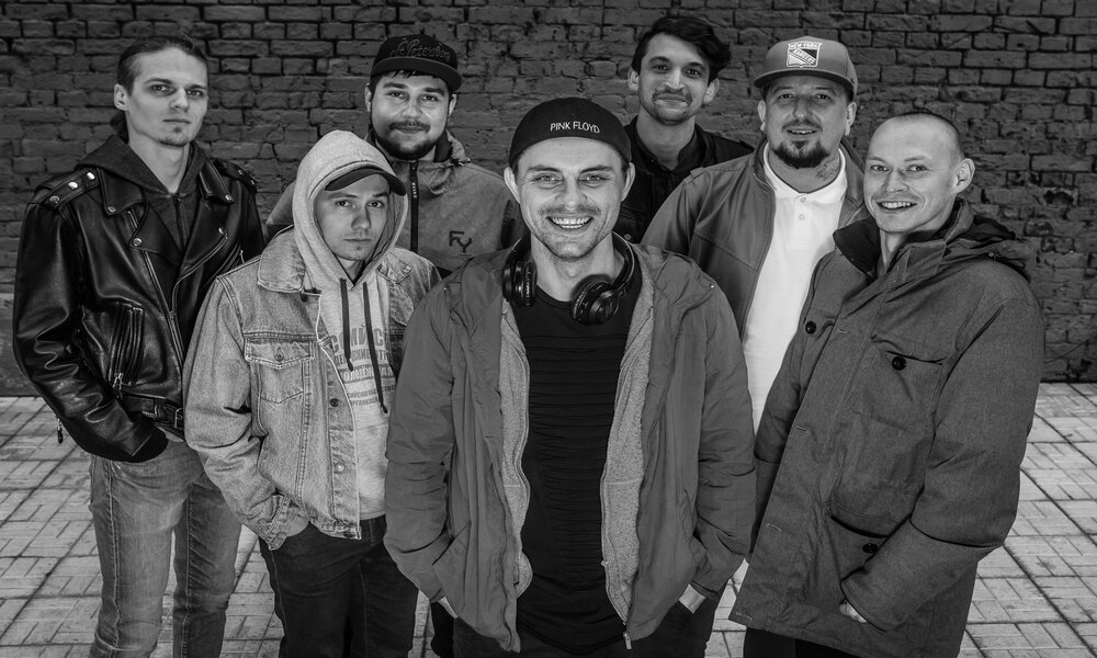 Омская кавер-группа «Цемент Band», видимо, окончательно рассталась с основателем и готовится сменить название