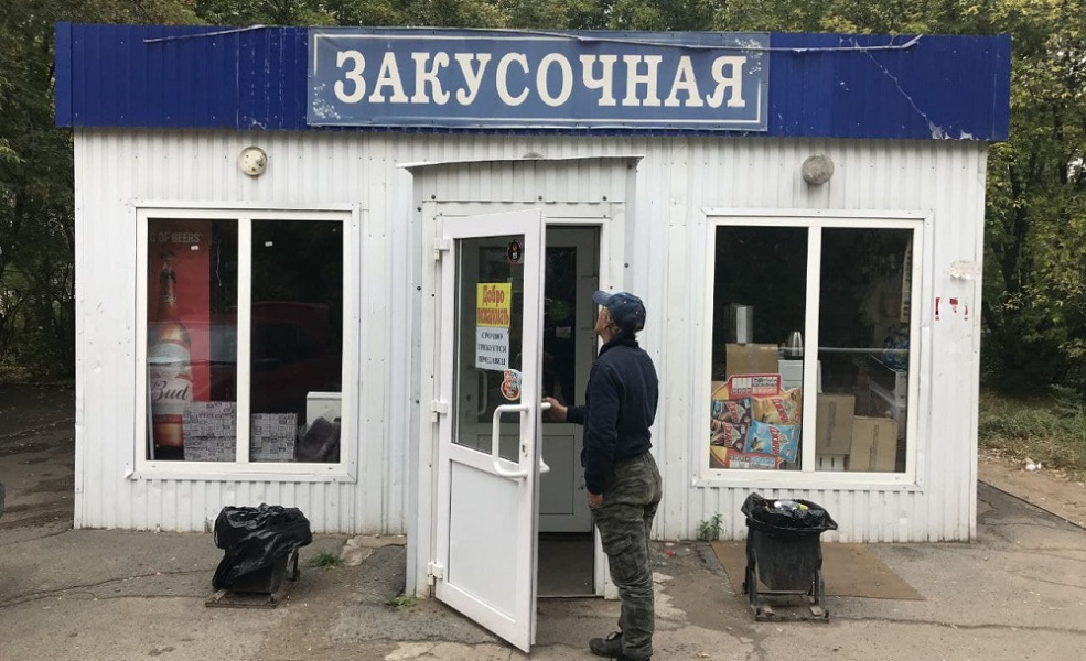 В Советском округе Омска снесли незаконно установленный павильон «Закусочная»