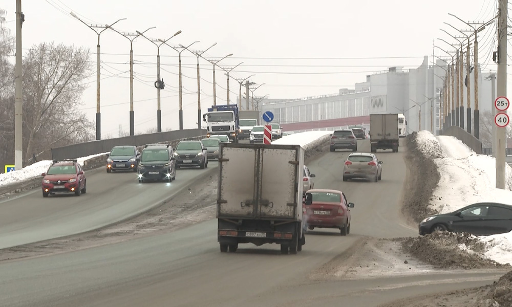 В Омске разработают проект ремонта путепровода на улице 10 лет Октября