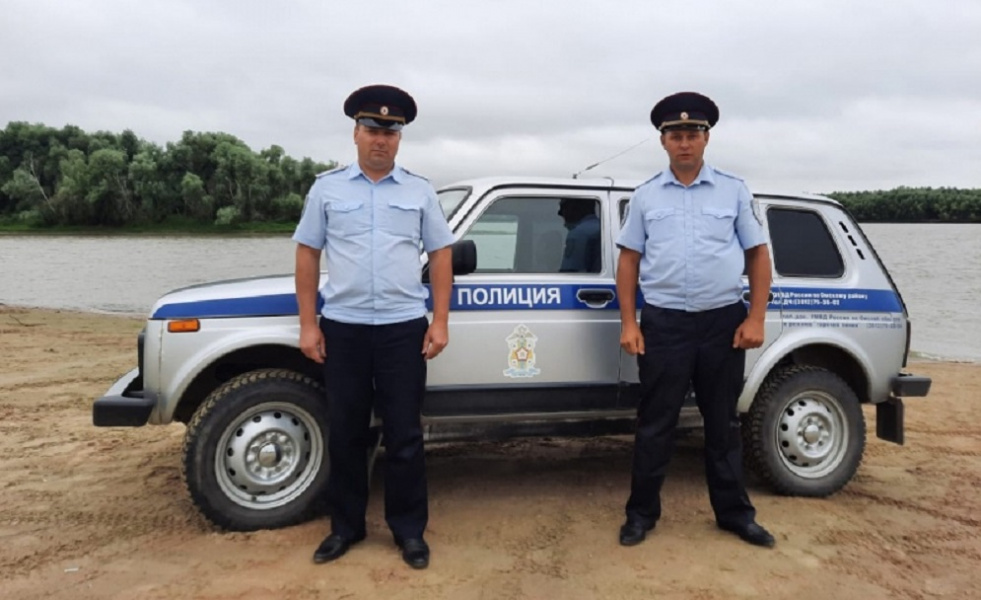 Омский рыбак выпал из лодки и провёл несколько часов в воде, пока его не спасли 