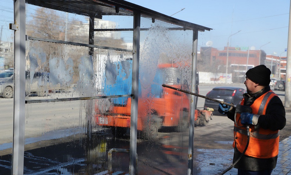 Мэр Омска Сергей Шелест рассказал о борьбе с незаконной рекламой на улицах