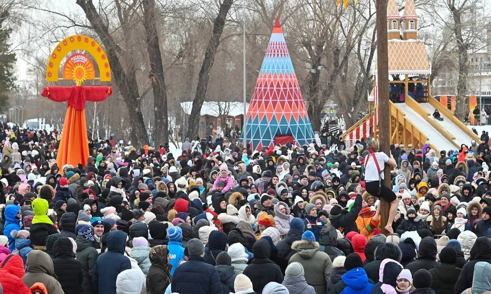 Виталий Хоценко побывал на масленичных гуляниях на Зелёном острове