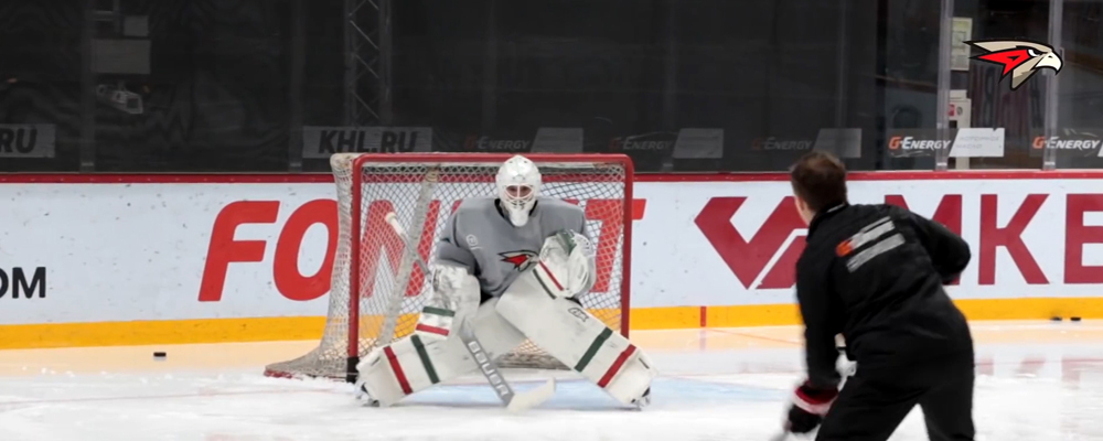 У вратаря омского "Авангарда" Гарипова родился сын