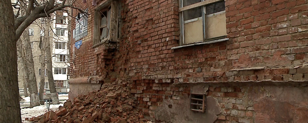 В омской пятиэтажке ввели режим локальной чрезвычайной ситуации