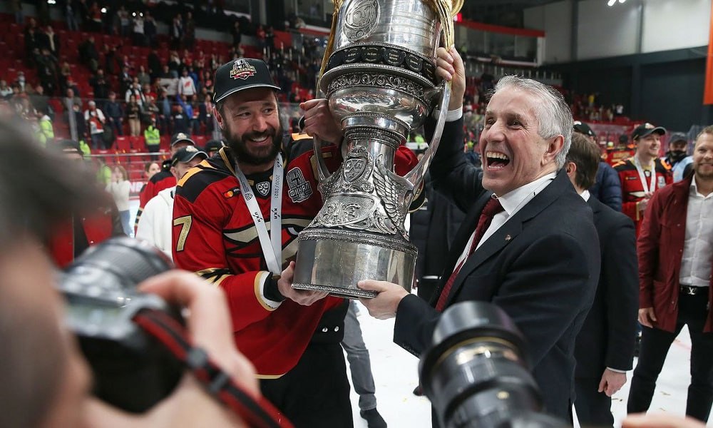 Боб Хартли может вернуться на пост главного тренера омского «Авангарда»