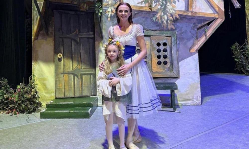 Шестилетняя дочь омской балерины Нины Маляренко сыграла в балете «Жизель» 