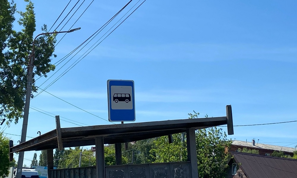 В Омске продолжается обновление остановок общественного транспорта