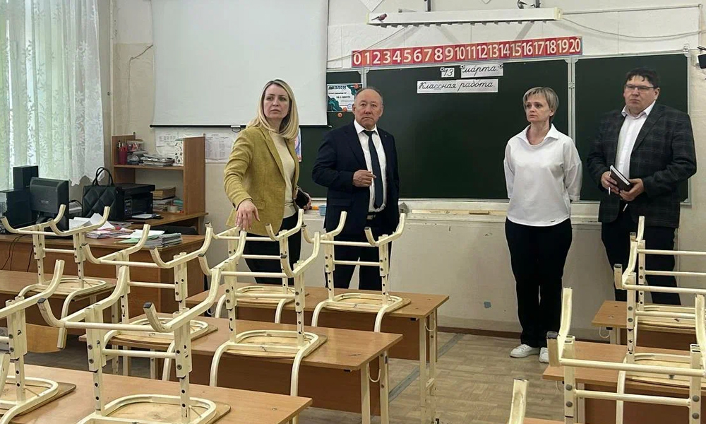 Оксана Фадина проверила готовность школ Любинского района к капремонту