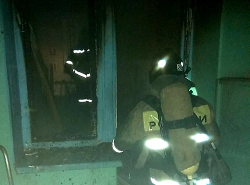 В Омске спасли 23 человека из загоревшейся четырёхэтажки