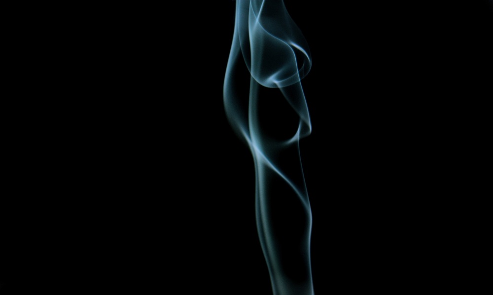 Транспортная полиция задержала омичку, которая курила в самолёте