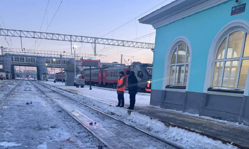 На станции Омск-Пассажирский человек попал под тепловоз и получил травмы