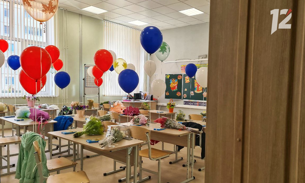 Зачислять омских первоклассников в школы начнут уже в июле