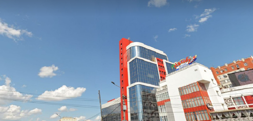 В Омске на улице Орджоникидзе появился новый 14-этажный бизнес-центр