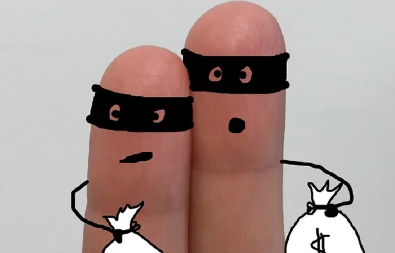 Полицейские задержали двух омичей, воровавших товары из супермаркетов