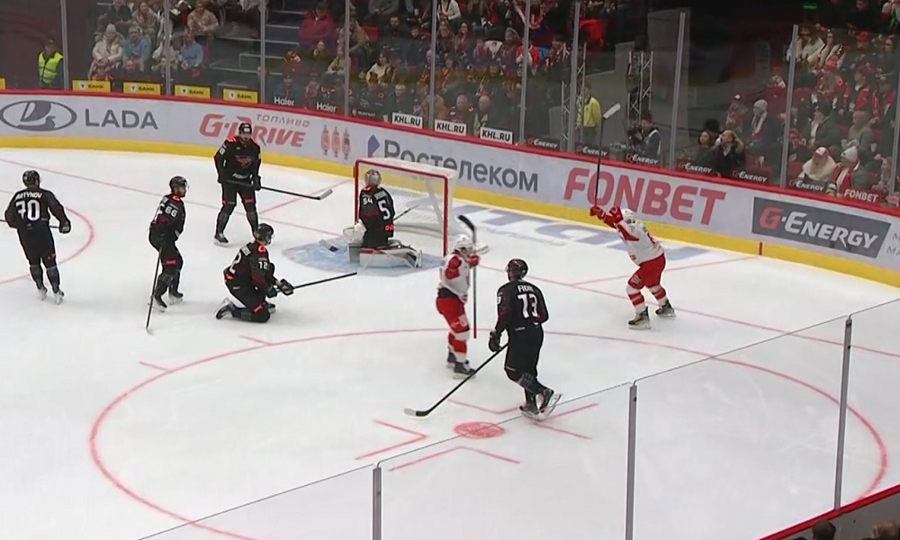 Омский «Авангард» сыграет с «Автомобилистом»