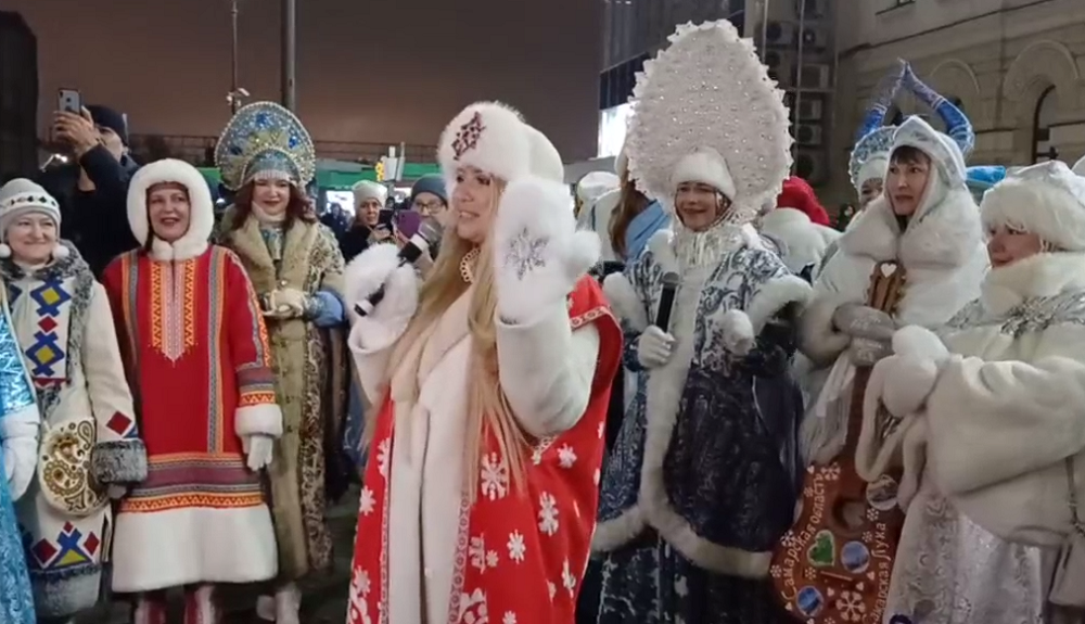 В Кирове, который стал Новогодней столицей России, представили ёлку из Омска