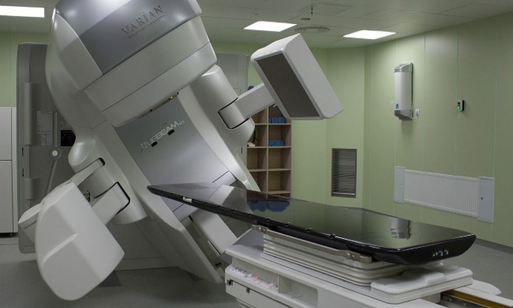 В Омском минздраве прокомментировали жалобу в соцсетях на сломанный аппарат лучевой терапии