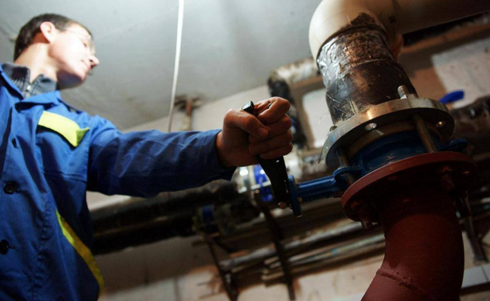 В Октябрьском округе активно готовятся к новому отопительному сезону