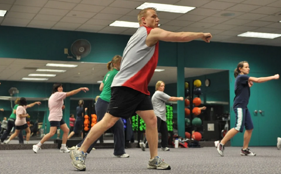 В Омске для переболевших ковидом организуют бесплатные оздоровительные курсы