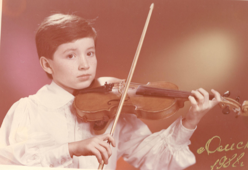 скрипач в детстве.jpg