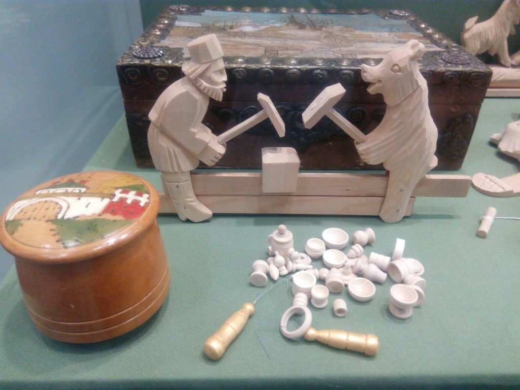 мужик и медведь.jpg