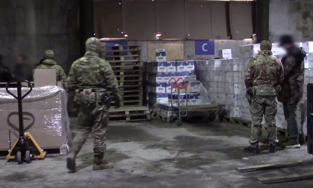 Омские полицейские обнаружили больше 600 кегов с нелегально изготовленным пивом