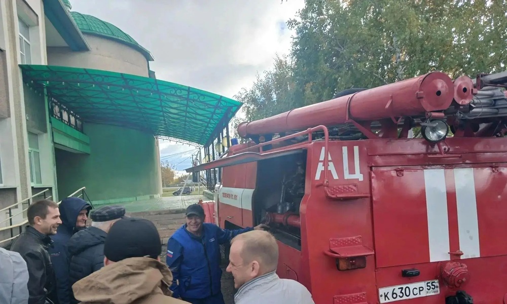 В Омской области добровольные пожарные проходят практическую подготовку