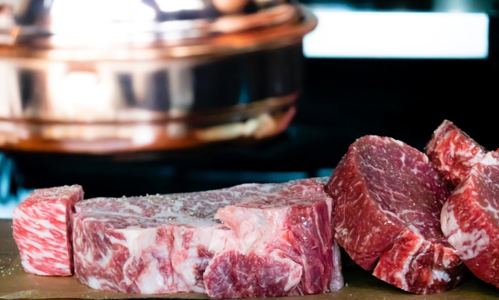 На границе Омской области и Казахстана задержали партию незаконно вывозимого мяса 