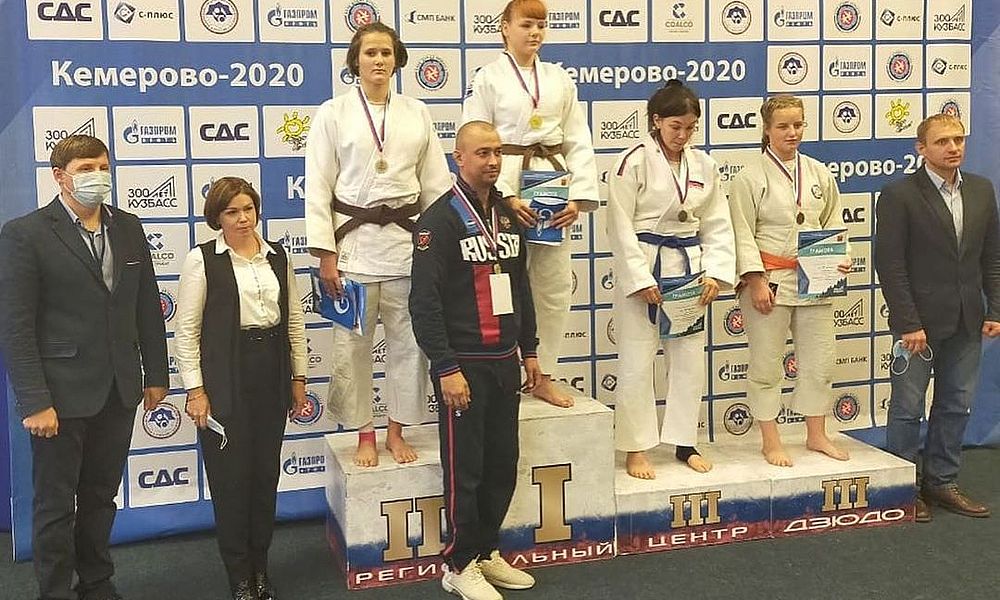 Омские дзюдоисты везут из Кемерова 4 медали