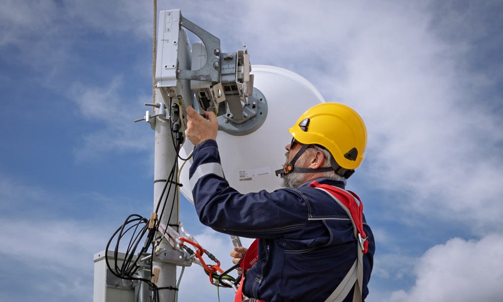 В трёх населённых пунктах Омской области завершили установку базовых станций сотовой связи