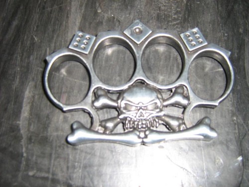 У пассажира Омского аэрпорта изъяли привезённый из-за границы сувенир