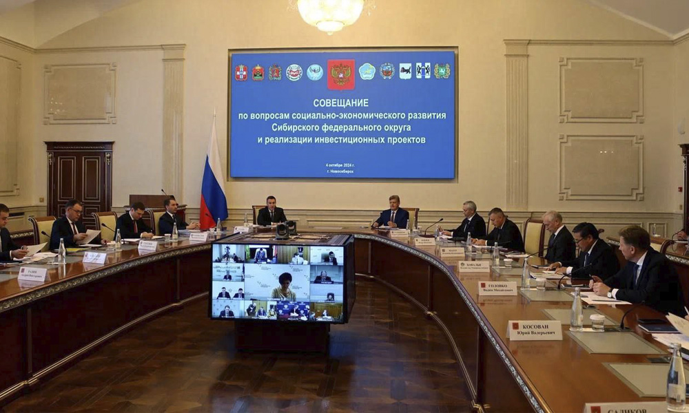 Виталий Хоценко посетил в Новосибирске окружное совещание по вопросам социально-экономического развития Сибири