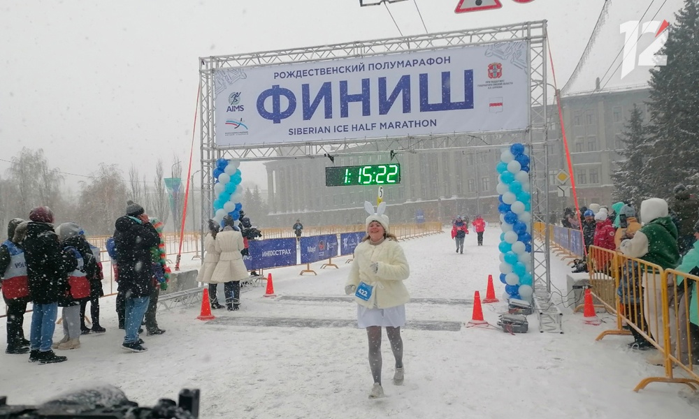 Первые места в омском Рождественском полумарафоне заняли новосибирцы